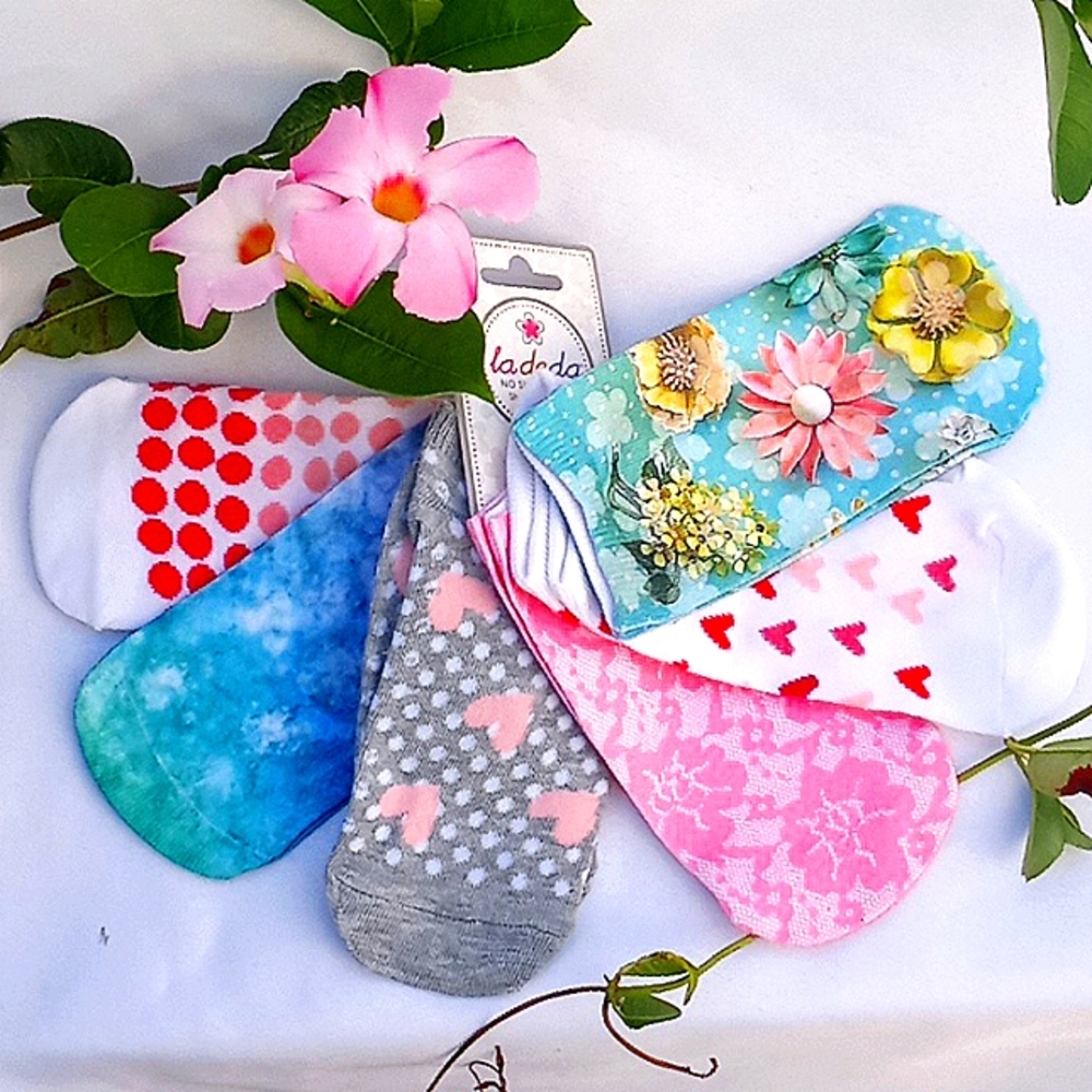 LaDeDa No Show Socks